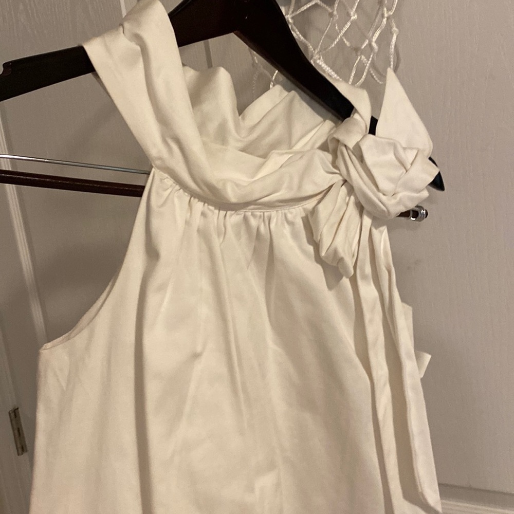 LaRogue White Dress. Size 6. Bought on consignment and never worn by me 😞